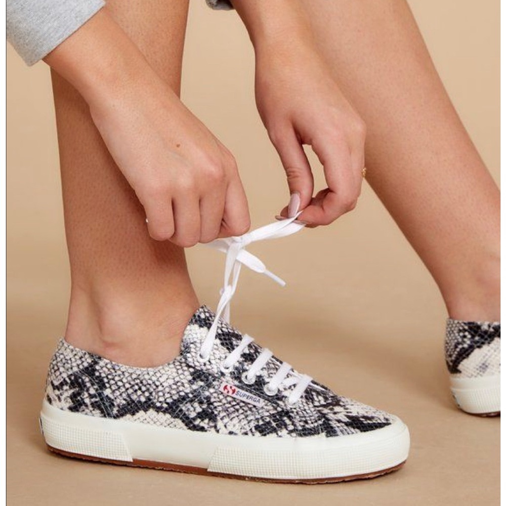 SUPERGA 1227 Womens 2750 Pufanw Patent Snake Print Lace Up Sneakers Like new